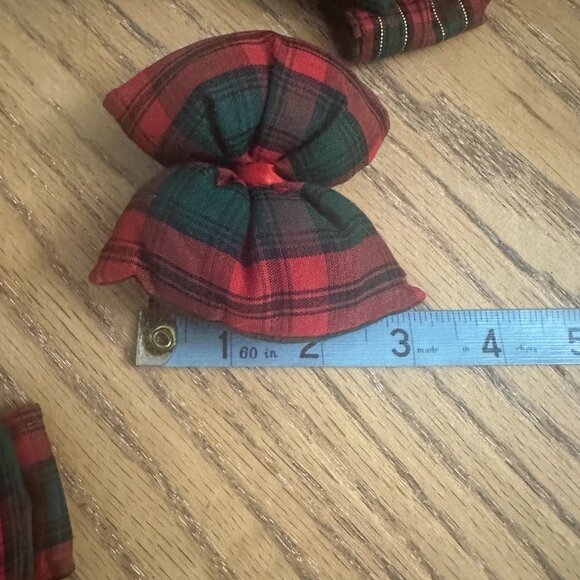 8 Tartan Plaid Holiday Bow Tie Napkin Rings Red Green Gold Christmas Table Décor - Picture 4 of 7
